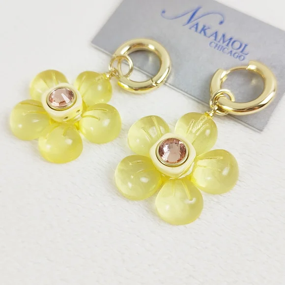 Nakamol Yellow Gummy Flower Earrings Gold Hardware Crystal Gem Stud Large New - Picture 1 of 9
